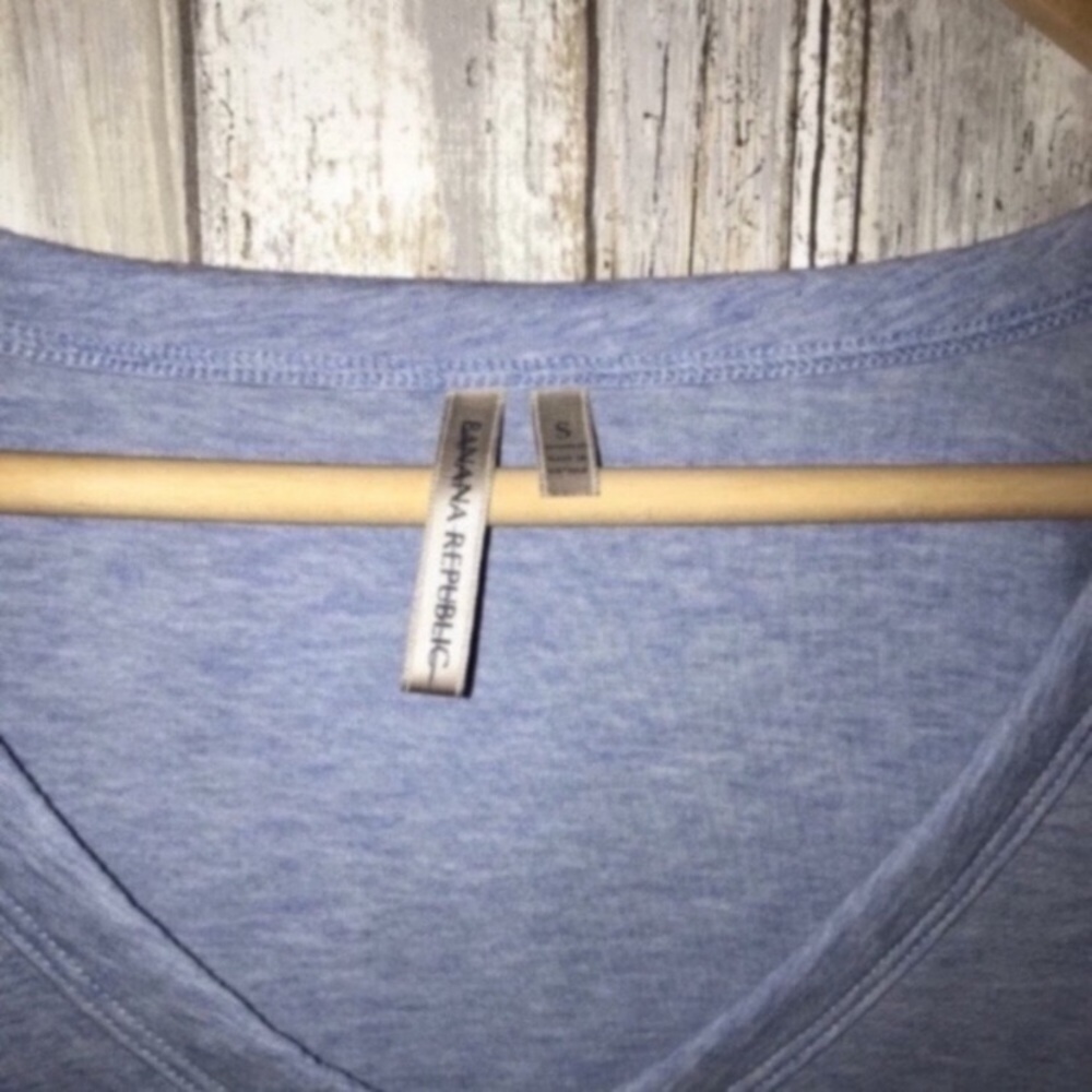 Banana Republic Basic Blue Tee - Picture 2 of 4